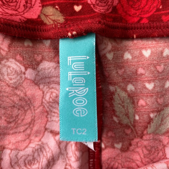 LULAROE Women’s Red Rose and Heart Pattern Leggings EUC SIZE TC2 18+ - Picture 3 of 5
